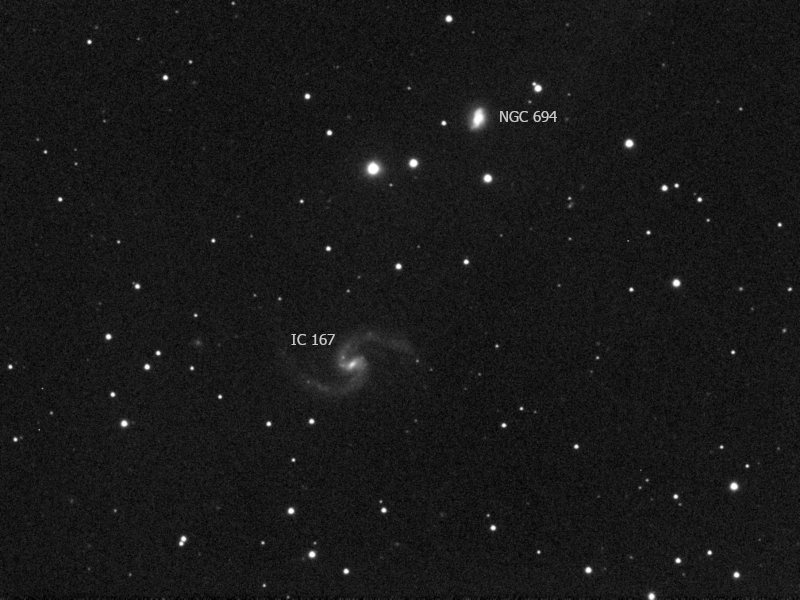 Galaxien NGC 694 und IC 167 in Ari