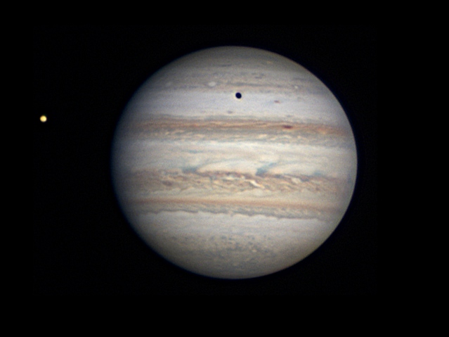 Jupiter mit Mond Io und Schatten von Europa