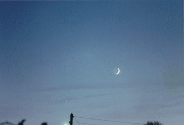 Mondsichel mit aschgrauem Licht