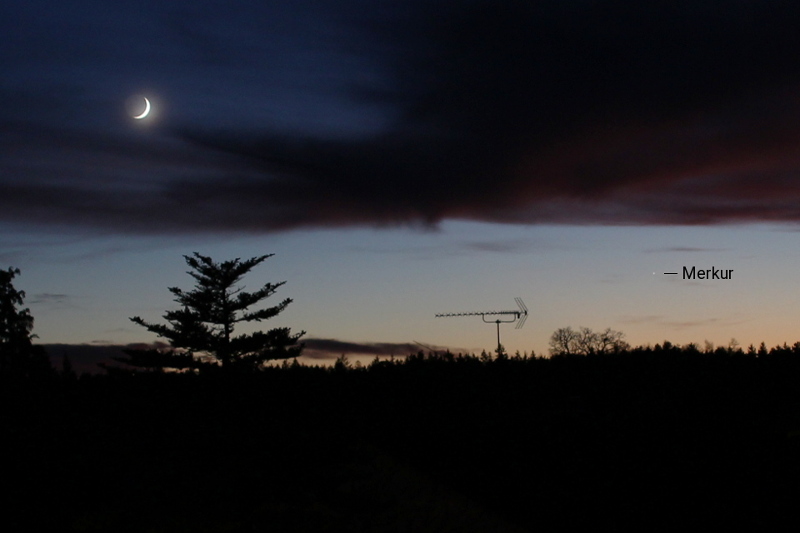 Mond und Merkur in der Abenddämmerung