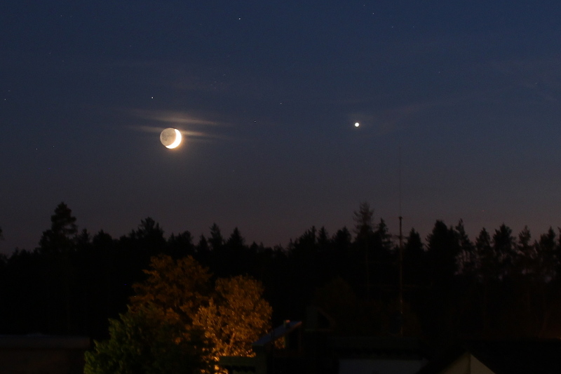 Mond und Venus in der Abenddämmerung am 16.06.2018