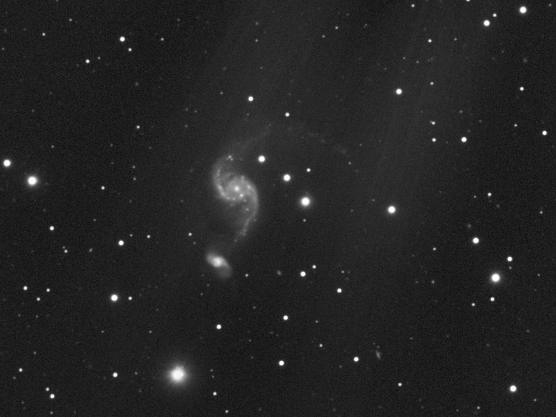 Wechselwirkende Galaxien NGC 2535 und NGC 2536 (Arp 82) in Cnc