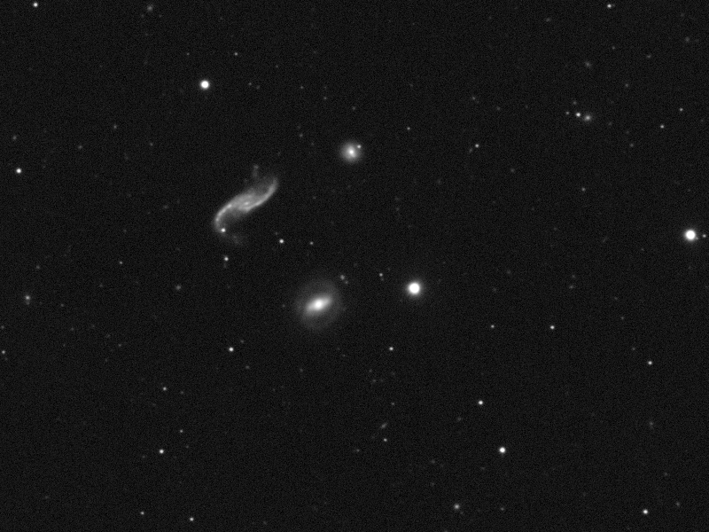 Galaxien NGC 4613, NGC 4614 und NGC 4615 in Com