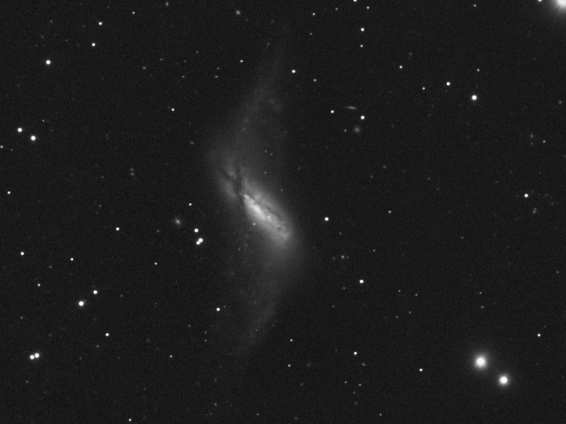 Galaxie NGC660